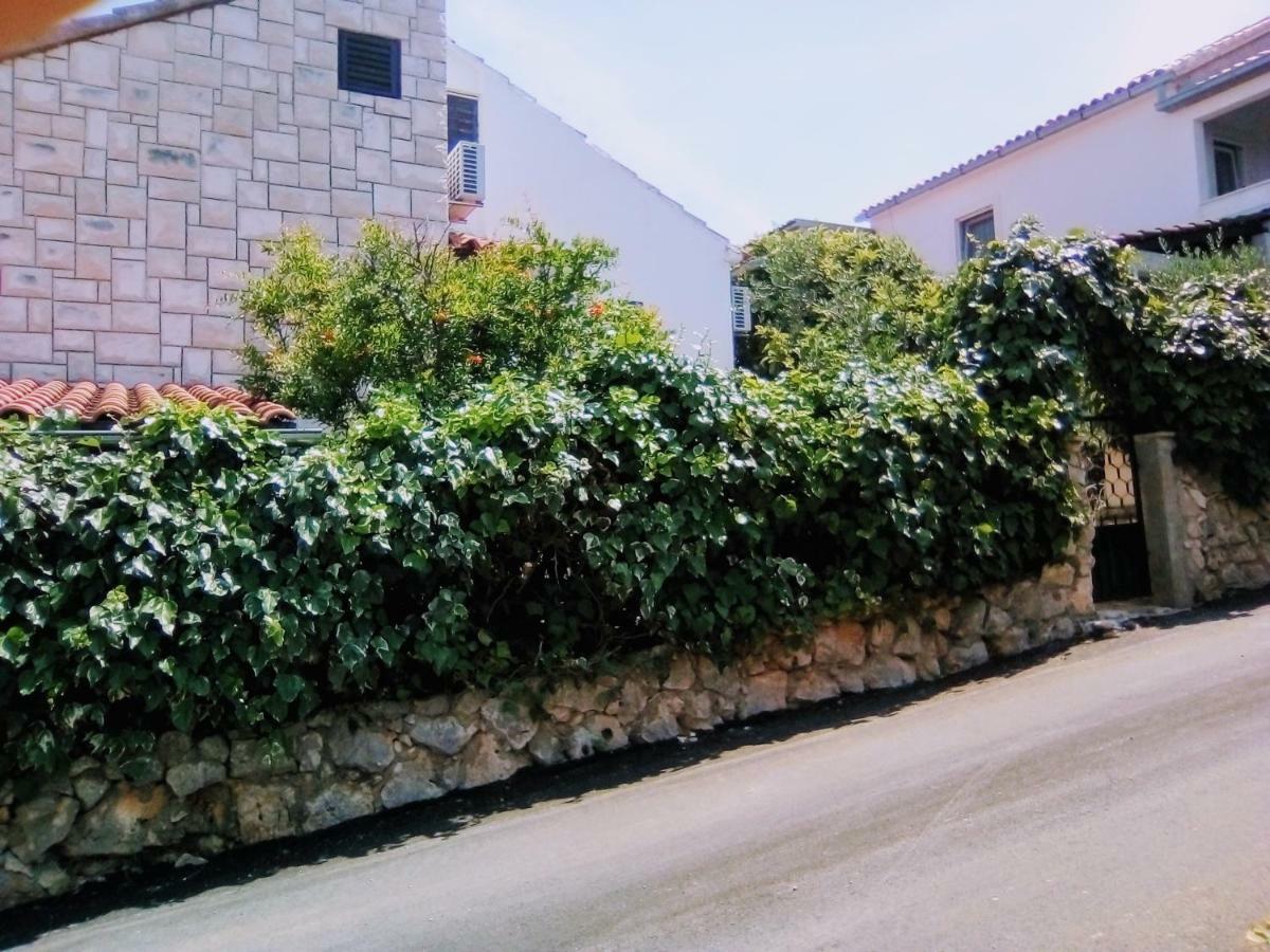 Apartment Ma'Re Supetar Exterior foto