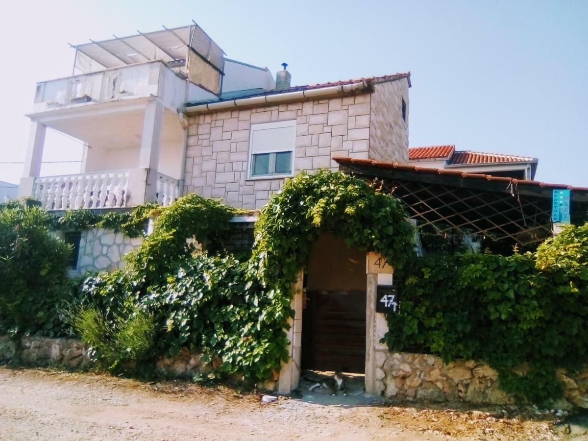 Apartment Ma'Re Supetar Exterior foto